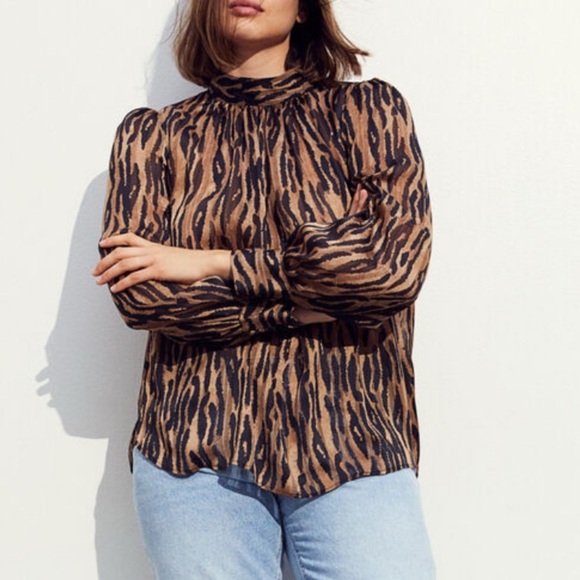 H&M Leopard Print Pattern Blouse Light Brown Crepe Sheer Long Sleeve Size Small - Picture 12 of 12